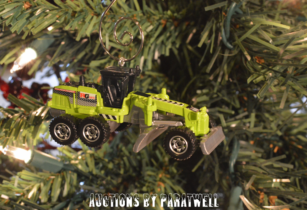 Custom Deluxe Construction Road Grader Dozer 1/64th Christmas Ornament CAT Deere