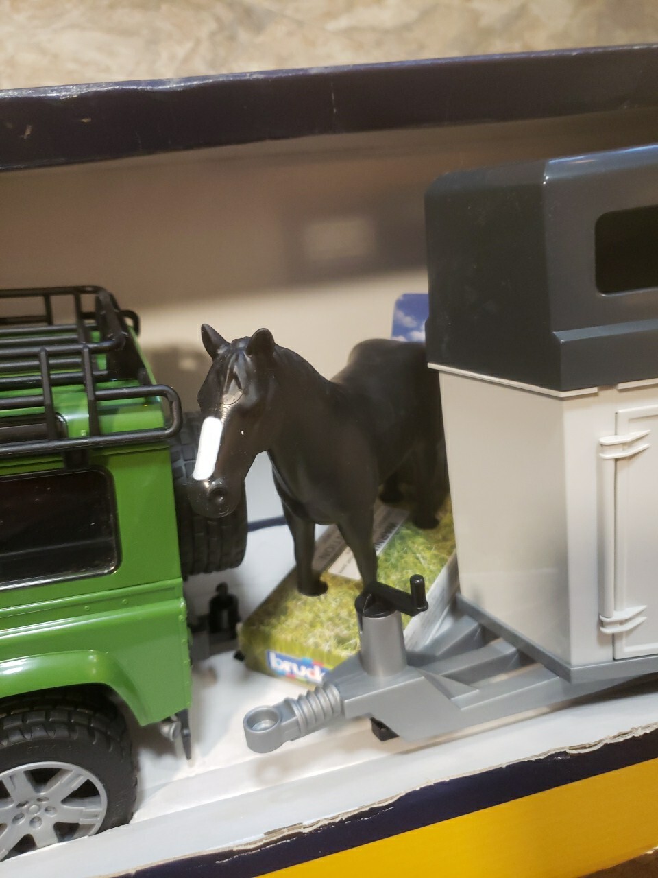 Bruder #02582 Land Rover Defender Station Wagon with Horse Trailer + Horse