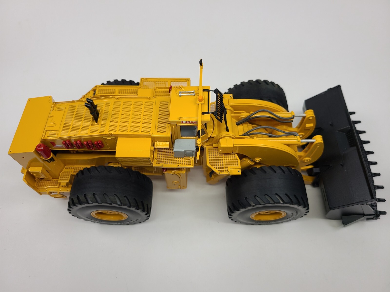 Letourneau L-2350 Wheel Loader – Yellow ASAM Smith 1:48 Scale Model #LET2350