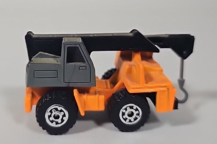 MOBILE CRANE Matchbox 1984 Orange Gray Construction Equipment 1:90