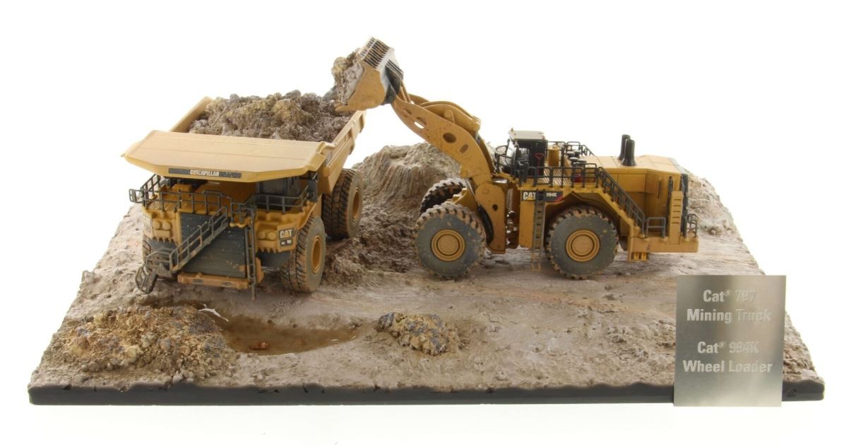 DIECAST MASTERS – CAT Construction Machine – 994K Loader and 797 Dumper – 1/12…