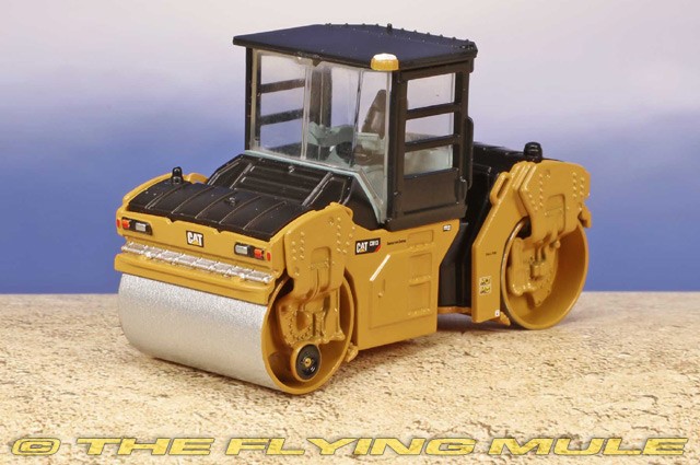 Diecast Masters 1:64 CB13 Tandem Vibratory Roller