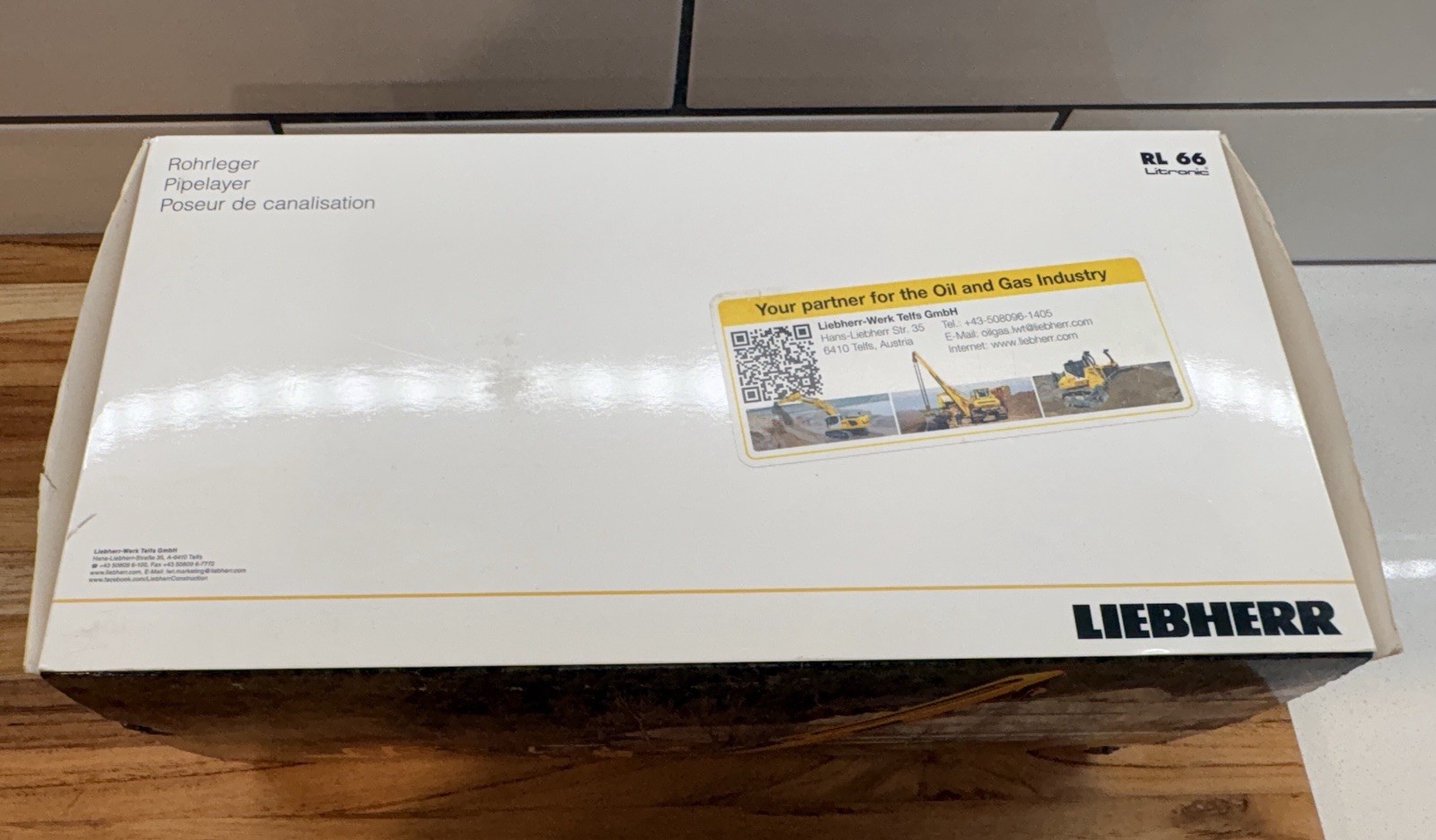 Liebherr RL 66 Pipe Layer Excavator Die Cast Collector Model 1/50 Scale Like New