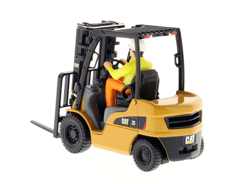 DIECAST MASTERS – CATERPILLAR 25 Elevator with Figure – 1/25 -…