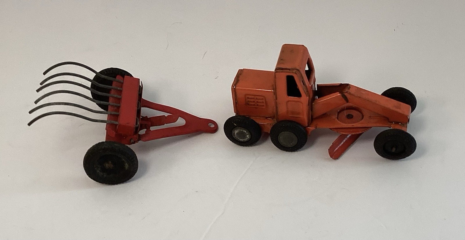 VINTAGE TIN LITHO TOYS JAPAN 4” ROAD GRADER MARX FARM HAY RAKE GD COND! L@@K!!