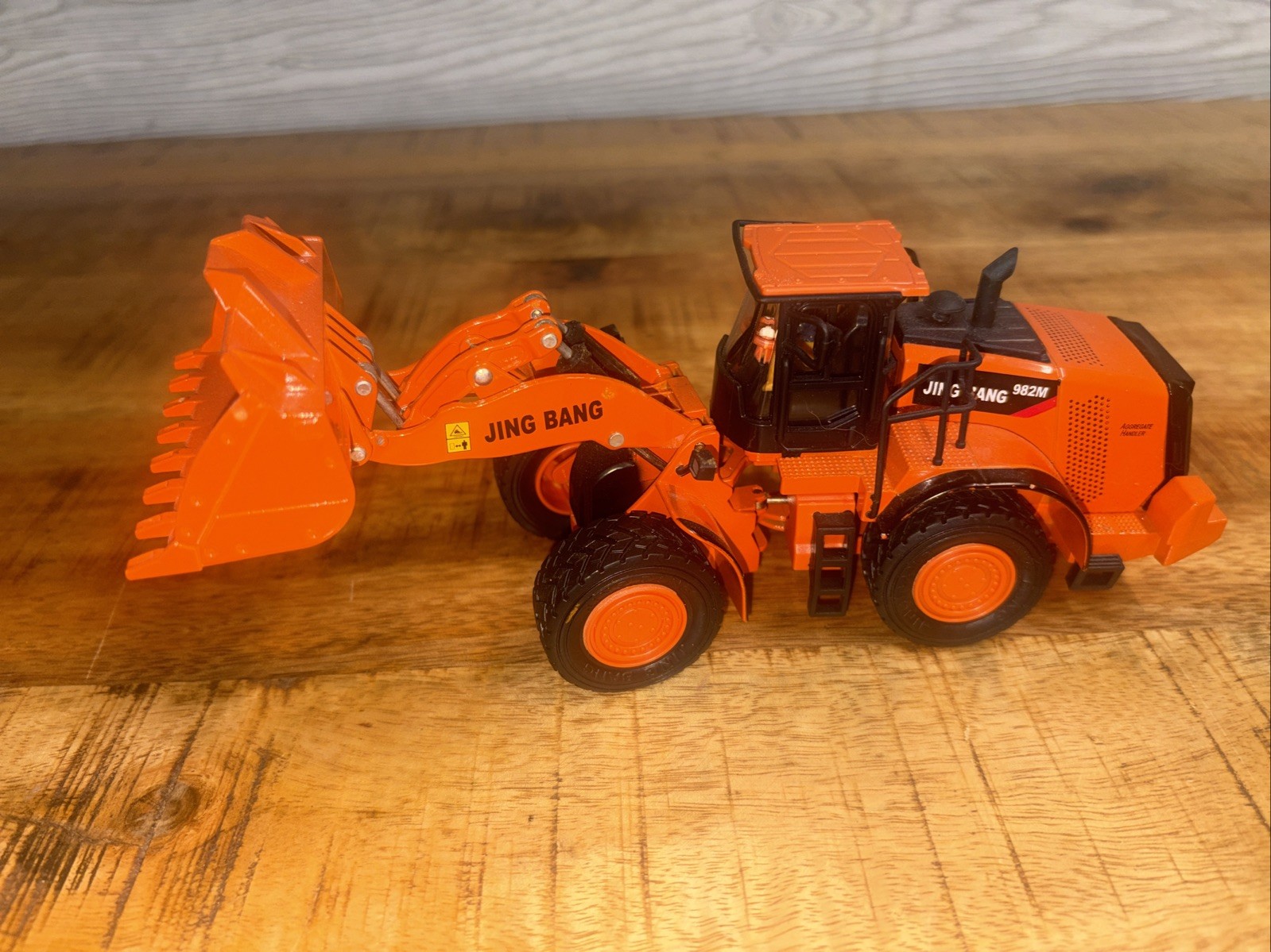 Jing Bang Cat 982m Loading Shovel/ Wheel Loader Diecast