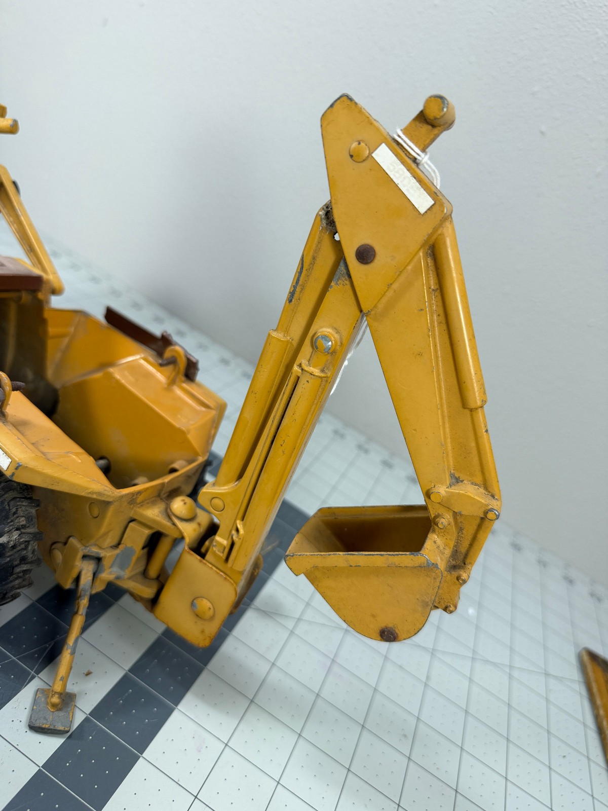 Vintage ERTL CASE 580 E 1:16 Scale Construction Loader Backhoe