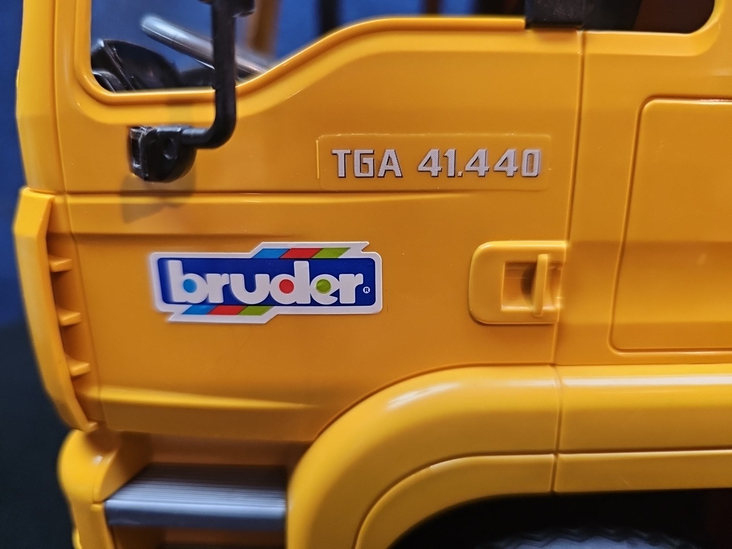 Bruder MAN Tele-Crane TC-4500 TGA 41.440 Construction Toy Truck Germany Preowned