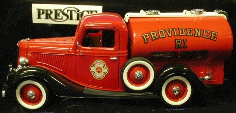 Solido 8005 Ford 1936 Fire Tanker – Providence RI – 1/18 France Die-cast MIB