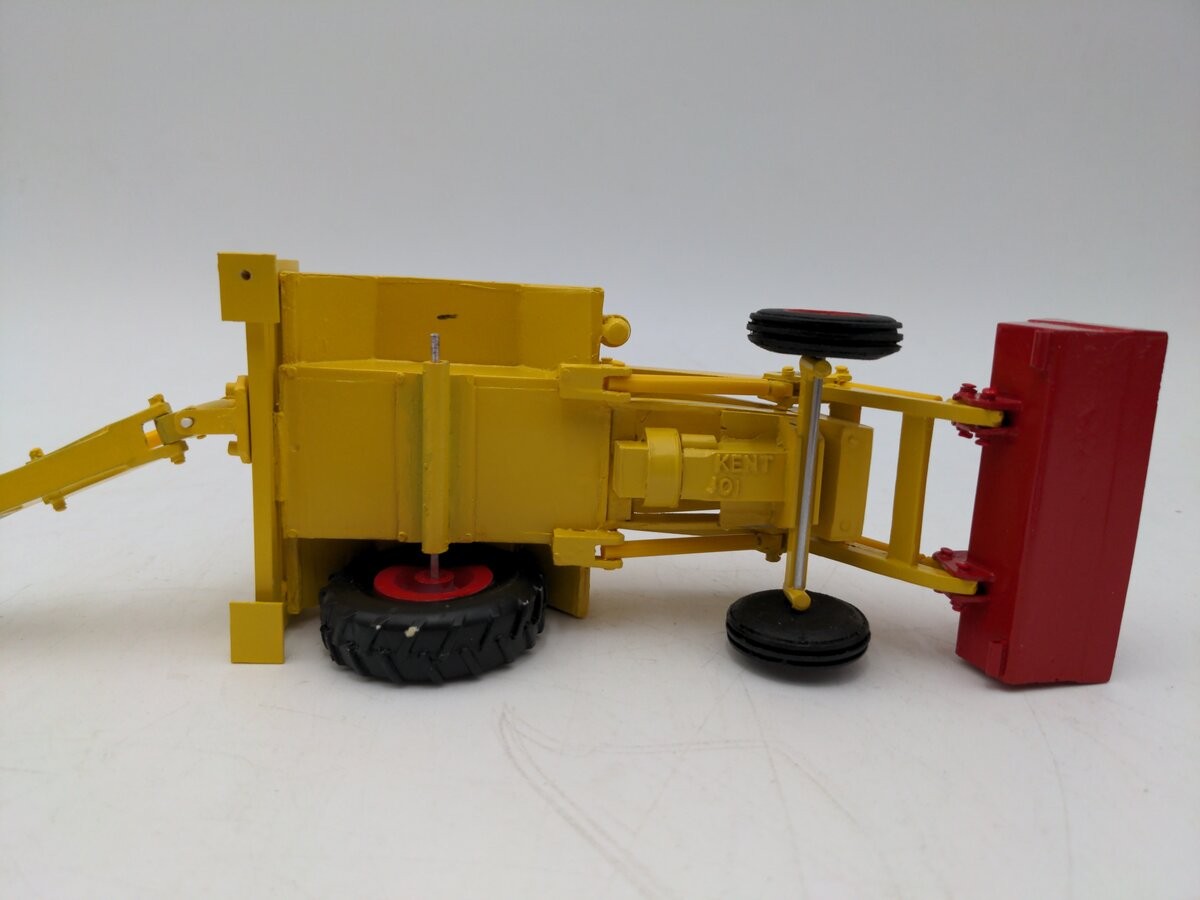 Kent 101 1:32 Scale Diecast JCB 3 Tractor Backhoe/Box