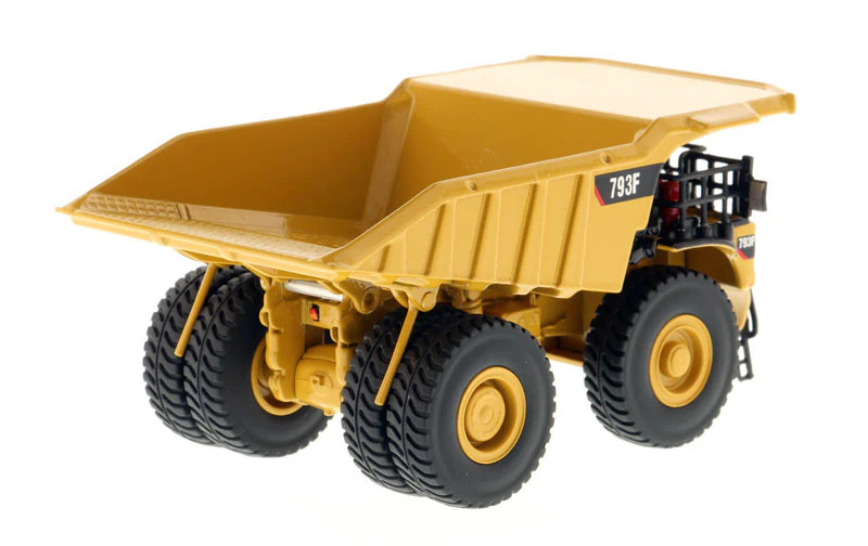 CAT Caterpillar 793F Mining Truck with Operator “Core Classics” Series 1/125 Die