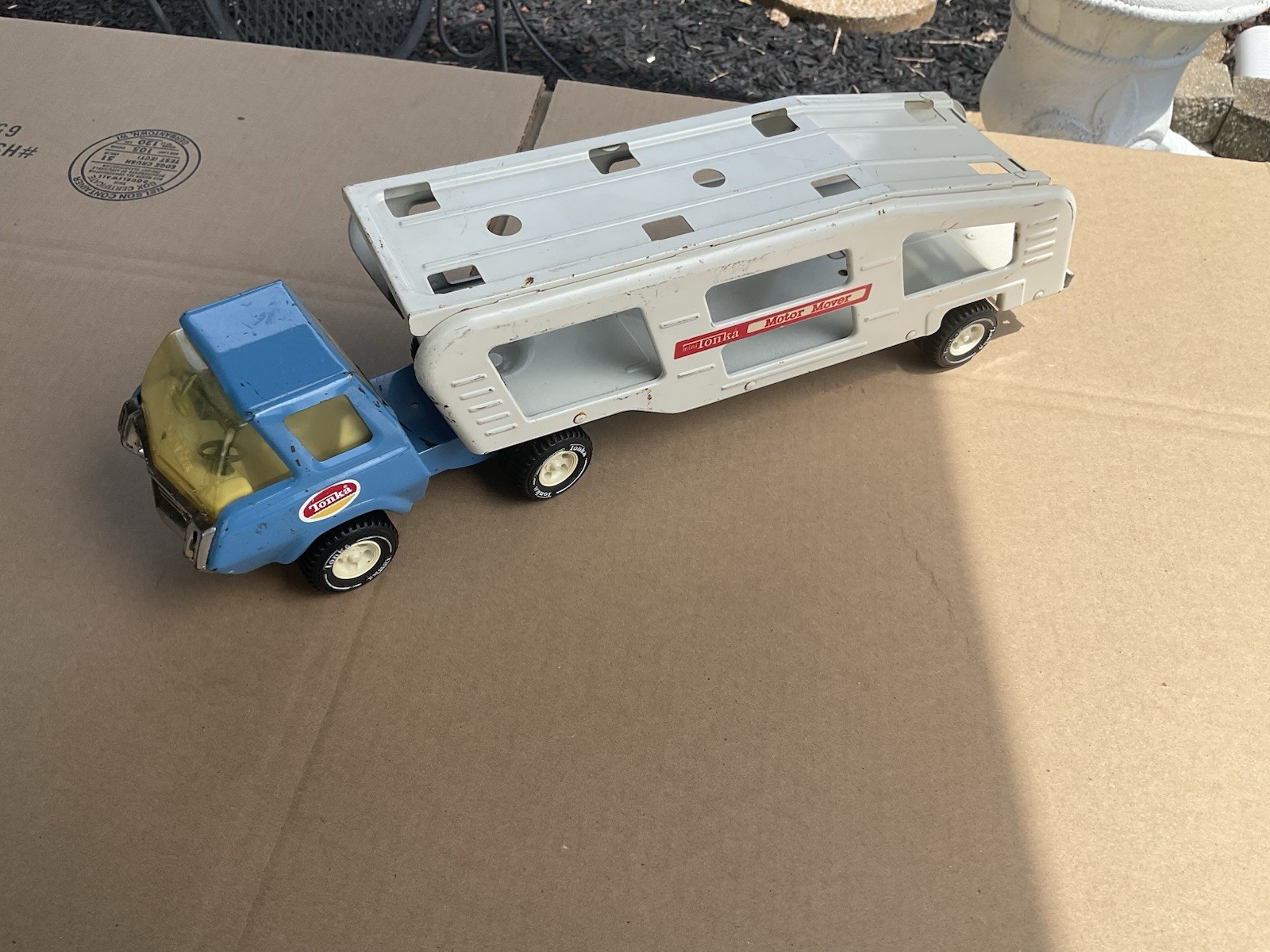 Tonka Motor Mover car hauler truck. Tractor And Trailer. Vintage