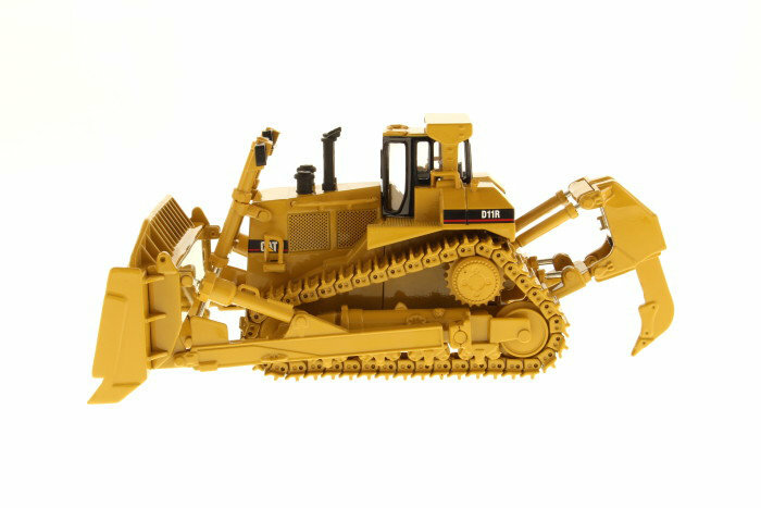 Caterpillar D11R Track Type Tractor 1:50 Scale Model – Diecast Masters 85025C