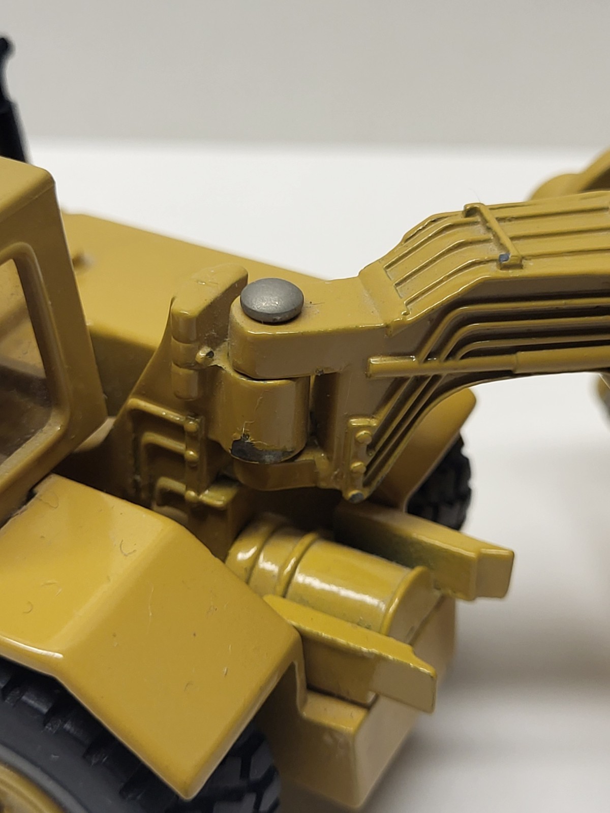 CAT 611 Wheel Tractor Scraper Truck Diecast Construction Toy Norscot Collectible
