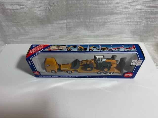 Siku low loader with four wheel loader #1839 Nib Collectors Quality Condition