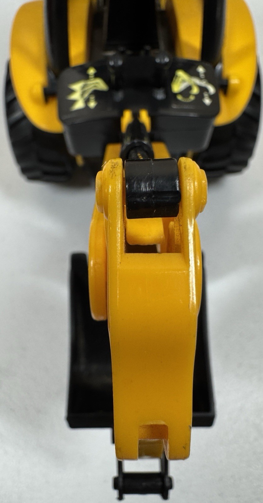 🍀 MD48 Yellow Black Backhoe Loader Construction Toy Vehicle with Working Arms