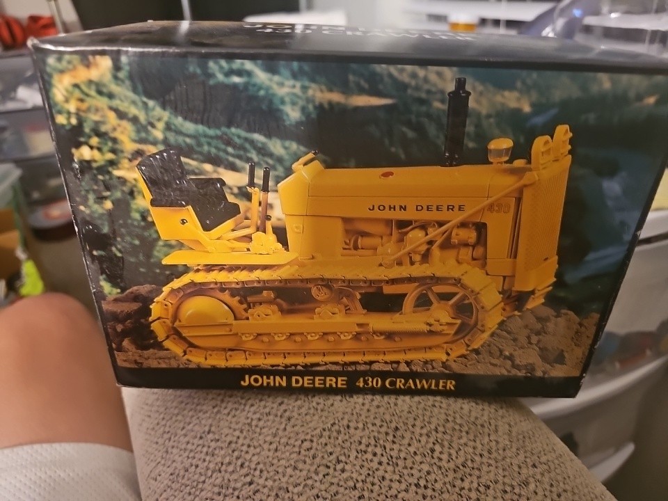 Ertl 481TA John Deere 430 Crawler (Toy Farmer 20 Year Anniv.) 1/16 Die-cast MIB