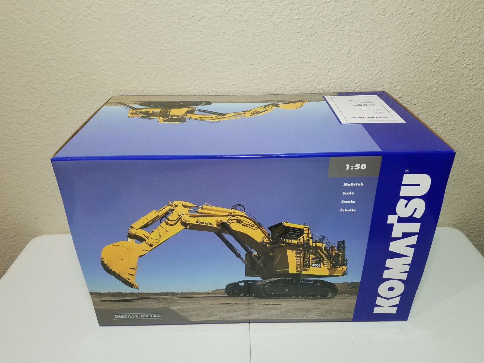 Komatsu PC4000 Mining Excavator – White – NZG 1:50 Scale Model #9331/01 New