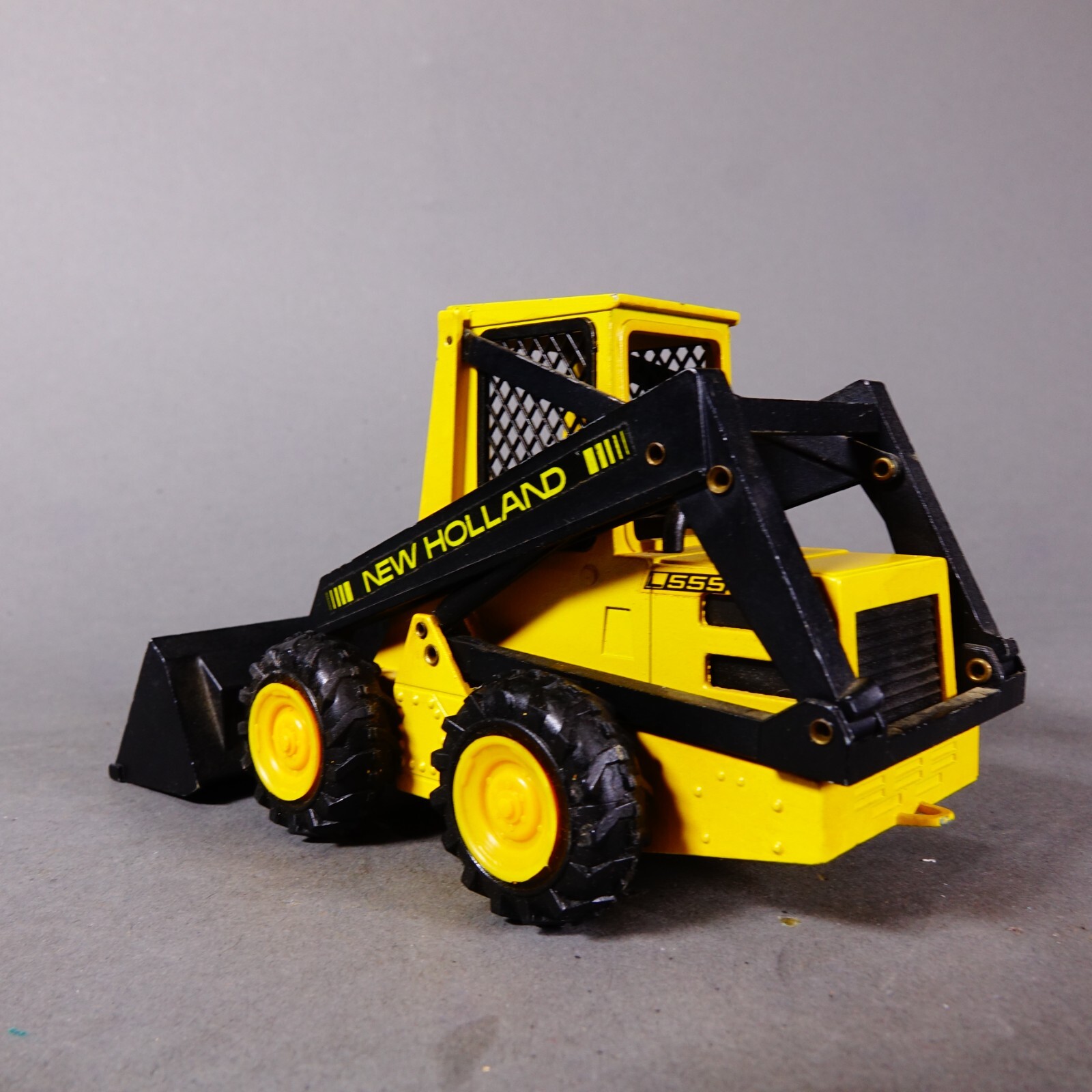 New Holland L-555 Super Boom Loader NZG 1/25 scale Sperry West Germany