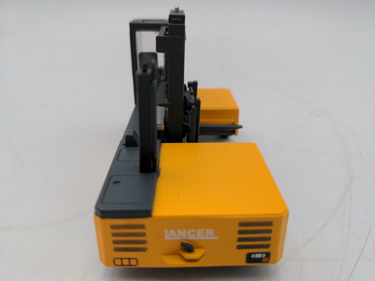 NZG 529 1:50 Scale Diecast Lancer Side Loading Forklift LN