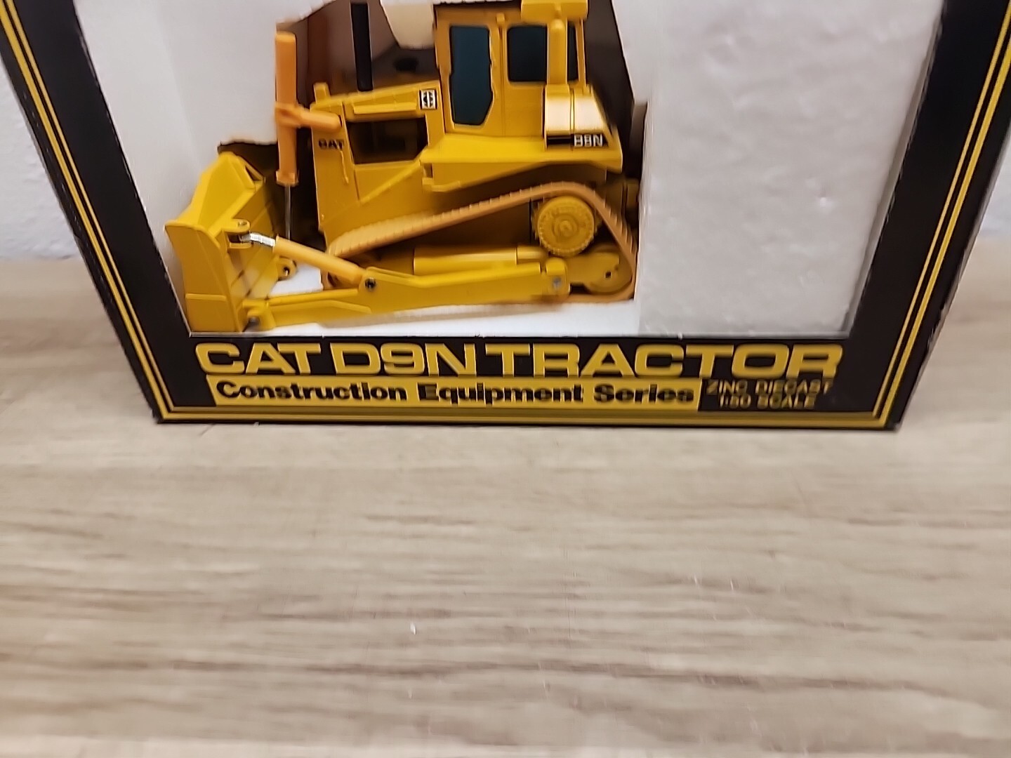 1/50 NZG Model 298: Cat D9N Track Type Tractor With Ripper