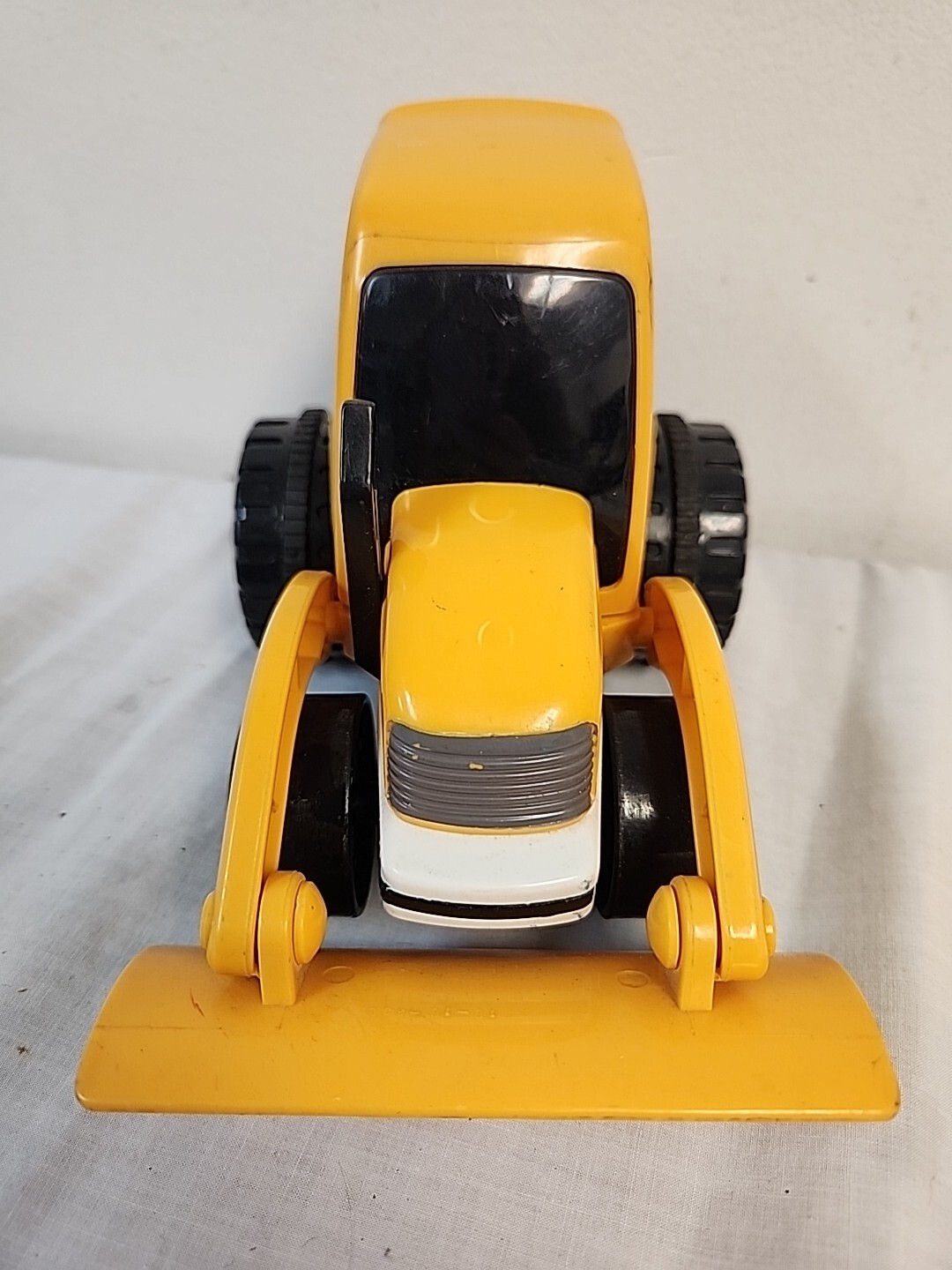 Vintage Golden Bell 1994 Friction Tractor Bulldozer 6.5″