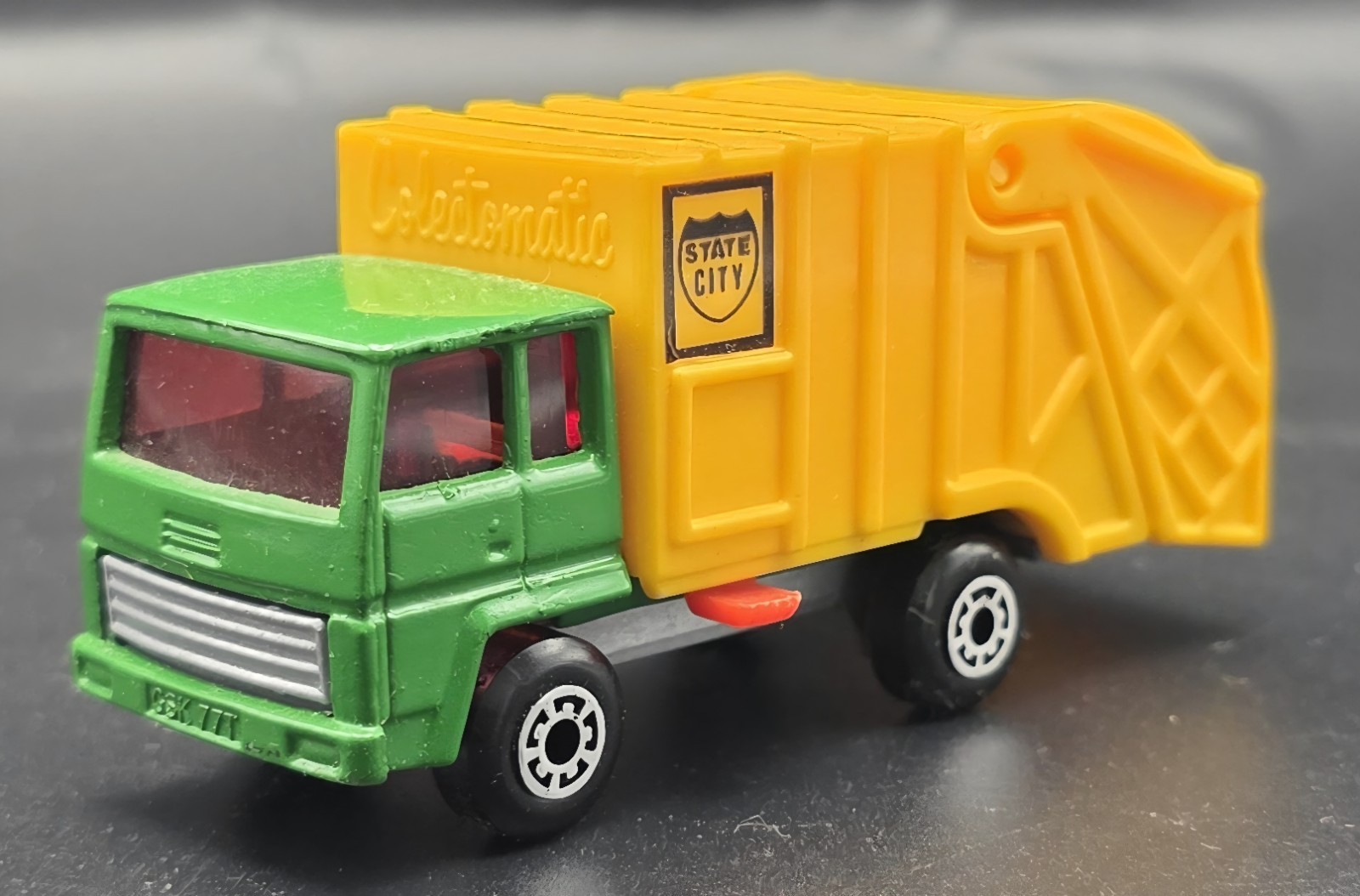 Matchbox Superfast, Refuse Truck, State City, No 36, 1979, Green Cab/Yellow Dump