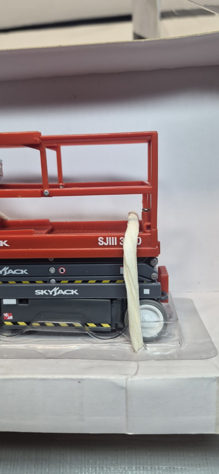 Norscot Skyjack SJIII 3220 Diecast Model Scissor Lift ELECTRIC SCISSOR LIFT 1/25