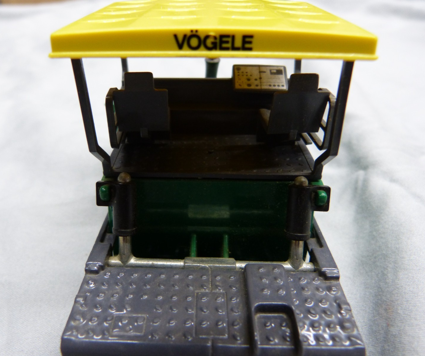 SIKU Vögele Super 1900 Asphalt Paver 1/50 Die-Cast Germany Excellent No Box