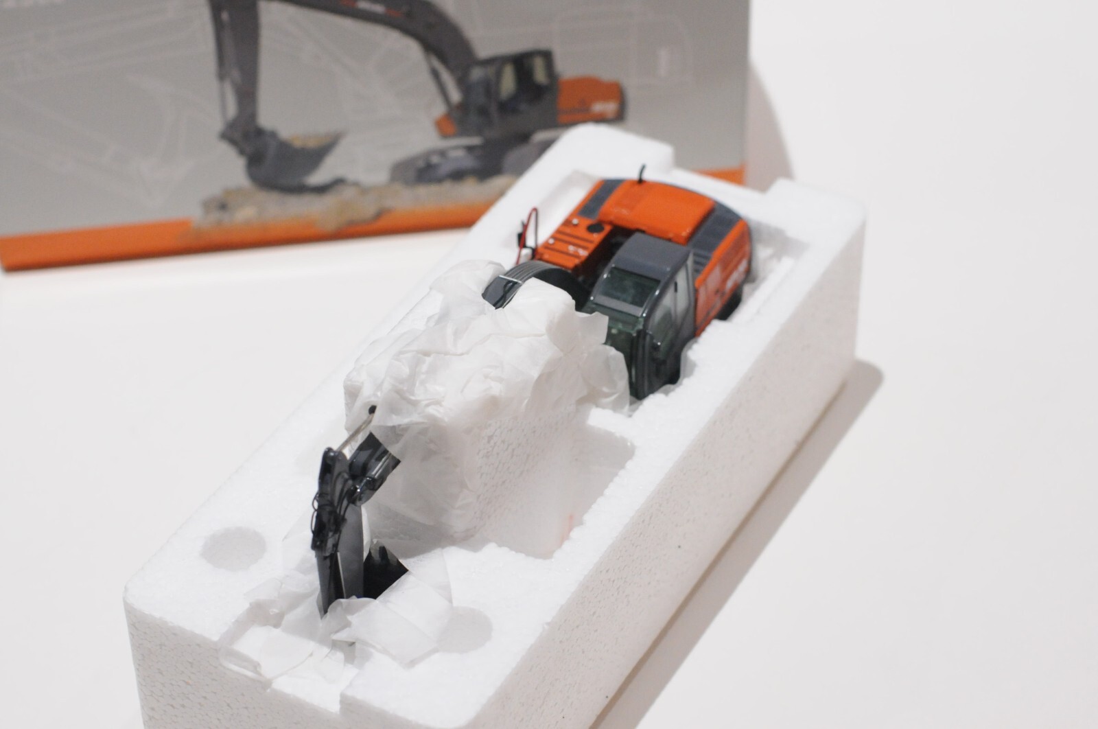 ATLAS 225LC CRAWLER EXCAVATOR NZG 838 IN SCALE 1:50 NEW