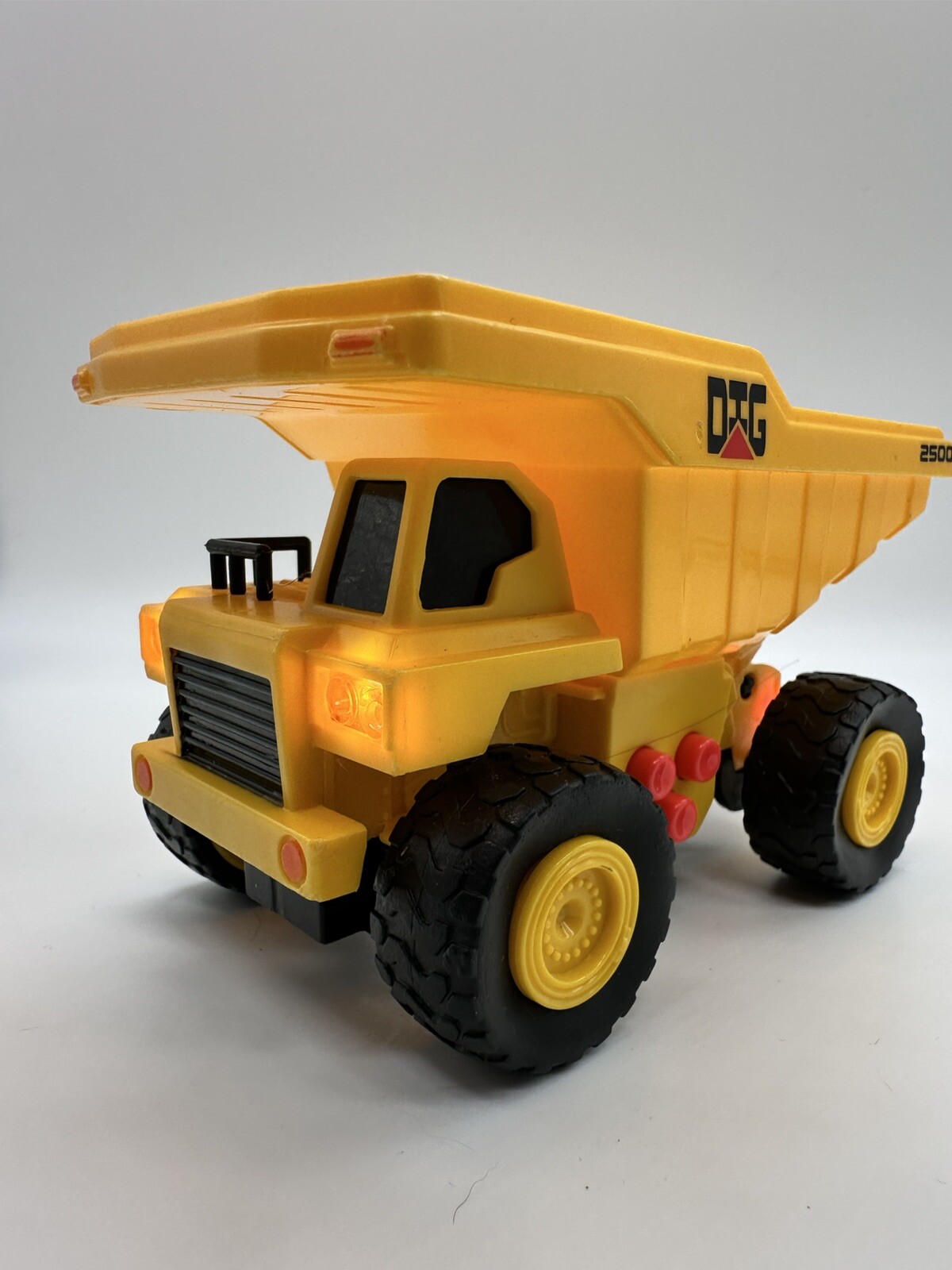 Max Action Construction Dump Toy Truck Light Sounds Rev Motor Batteries Updated