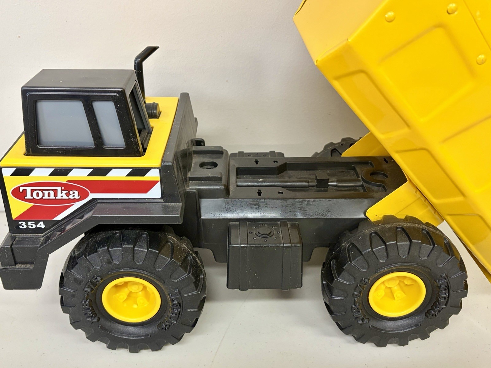 Tonka Mighty Dump Truck 354 Metal/ Plastic Hasbro 2012