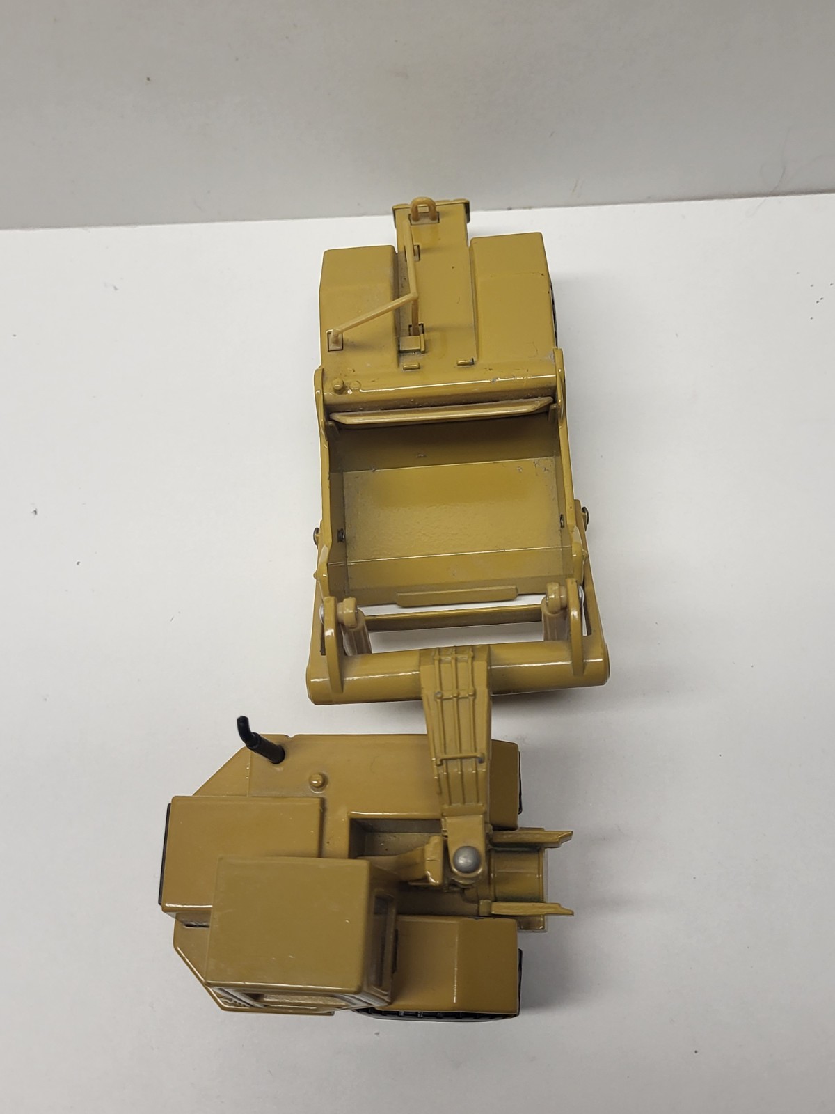 CAT 611 Wheel Tractor Scraper Truck Diecast Construction Toy Norscot Collectible
