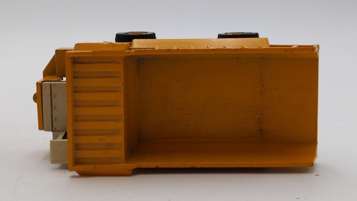 ERTL 1:87 Scale International Harvester Off-Highway Dump Truck EX