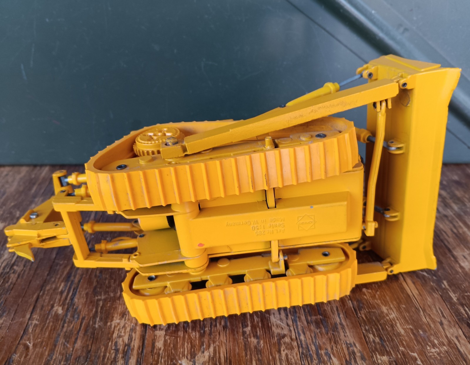 1/50 Conrad Cat #285 Caterpillar D19 Bulldozer W/Ripper Diecast ~ Conrad Germany