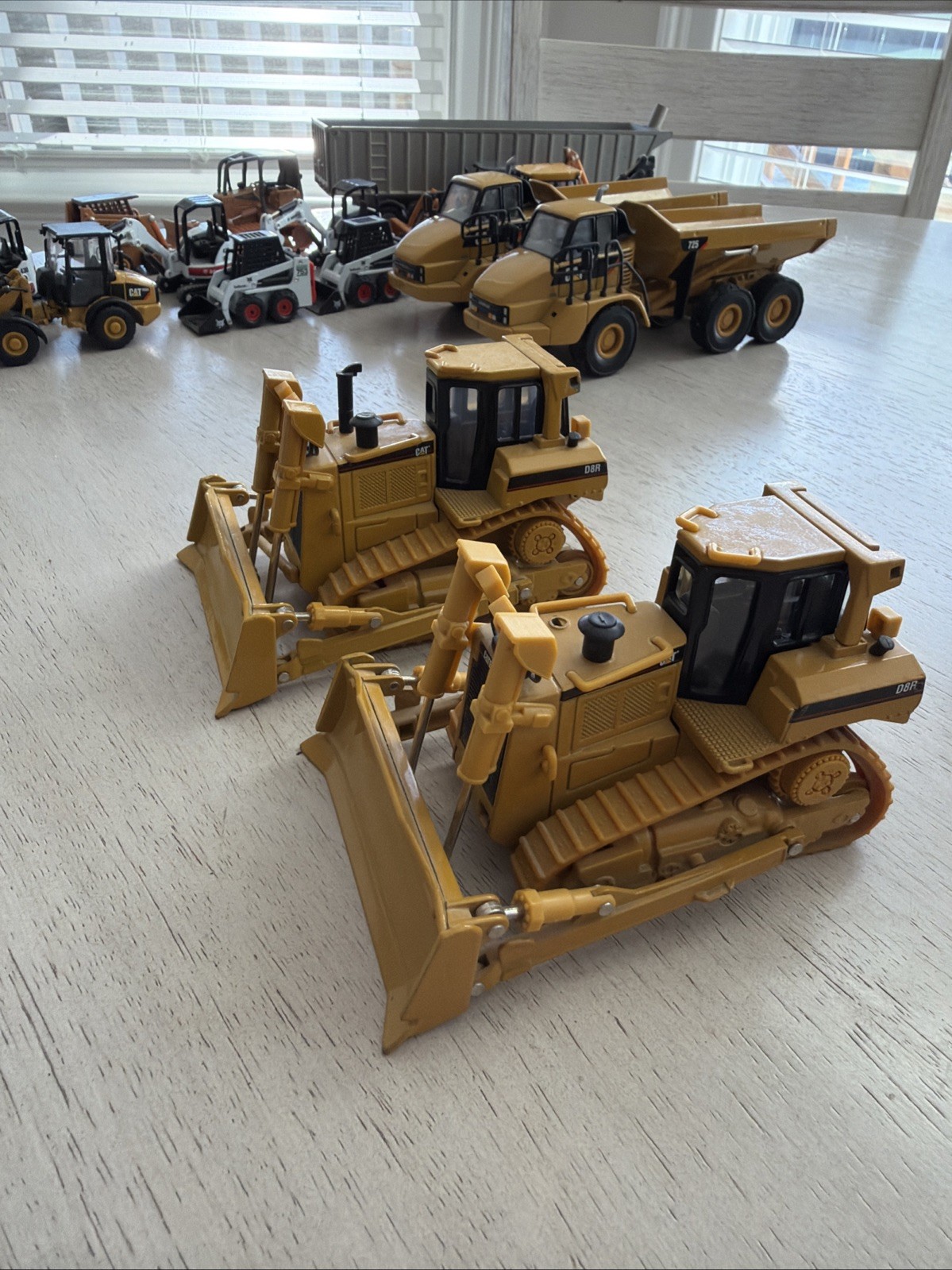 1:50 Cat D8R No Ripper – Norscot