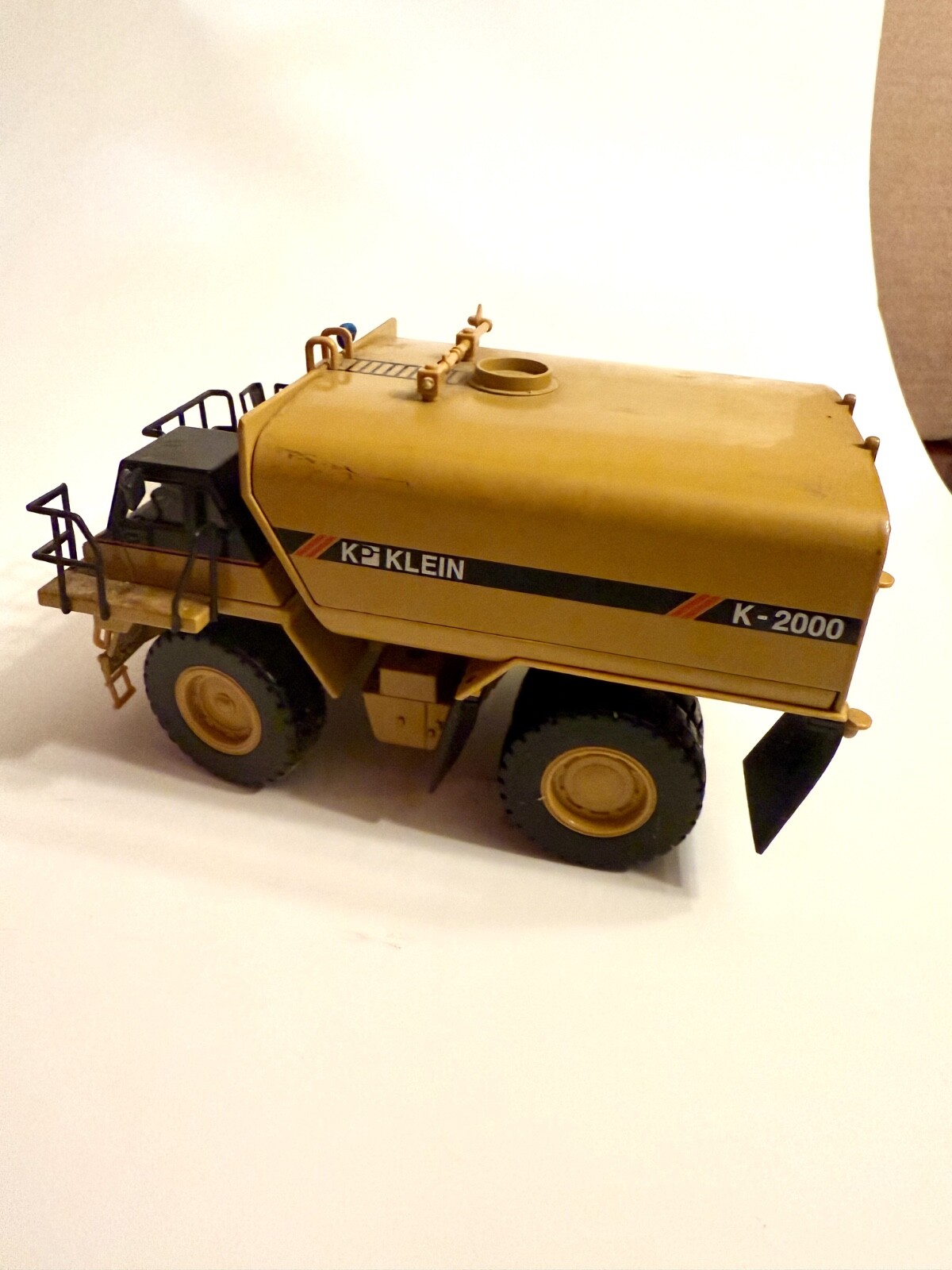 Norscot 55142 Caterpillar 777D Klein K2000 Water Truck 1:50 Scale