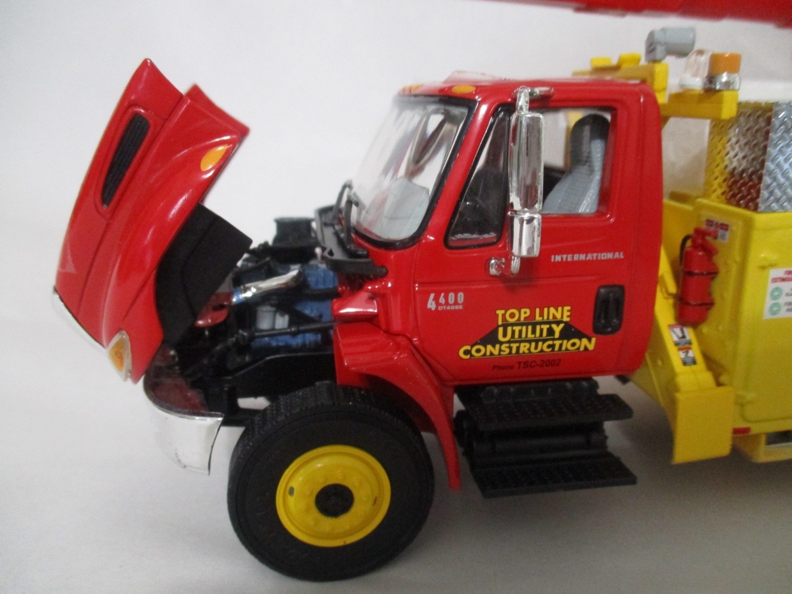 First Gear Top Line Construction International Utility Truck 1/34 diecast w/ Box