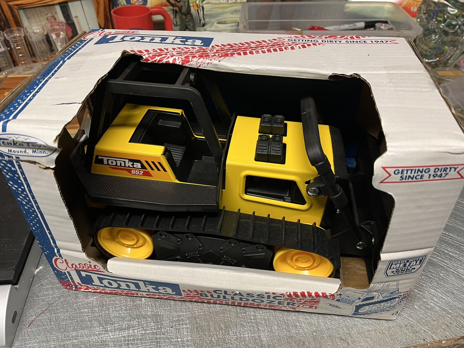 Large Tonka Classic Bulldozer NIB (v)