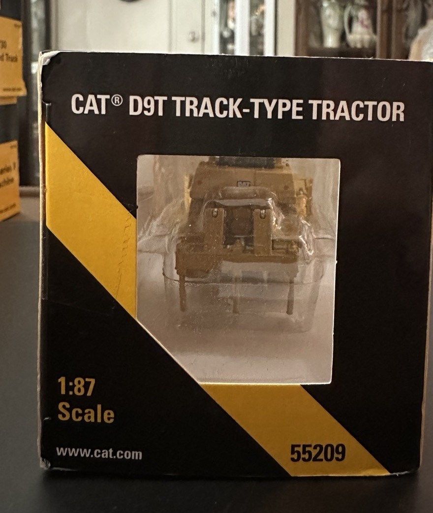 Norscot Cat D9T Track-Type Tractor 55209 Collectible Die-Cast Scale 1:87- New