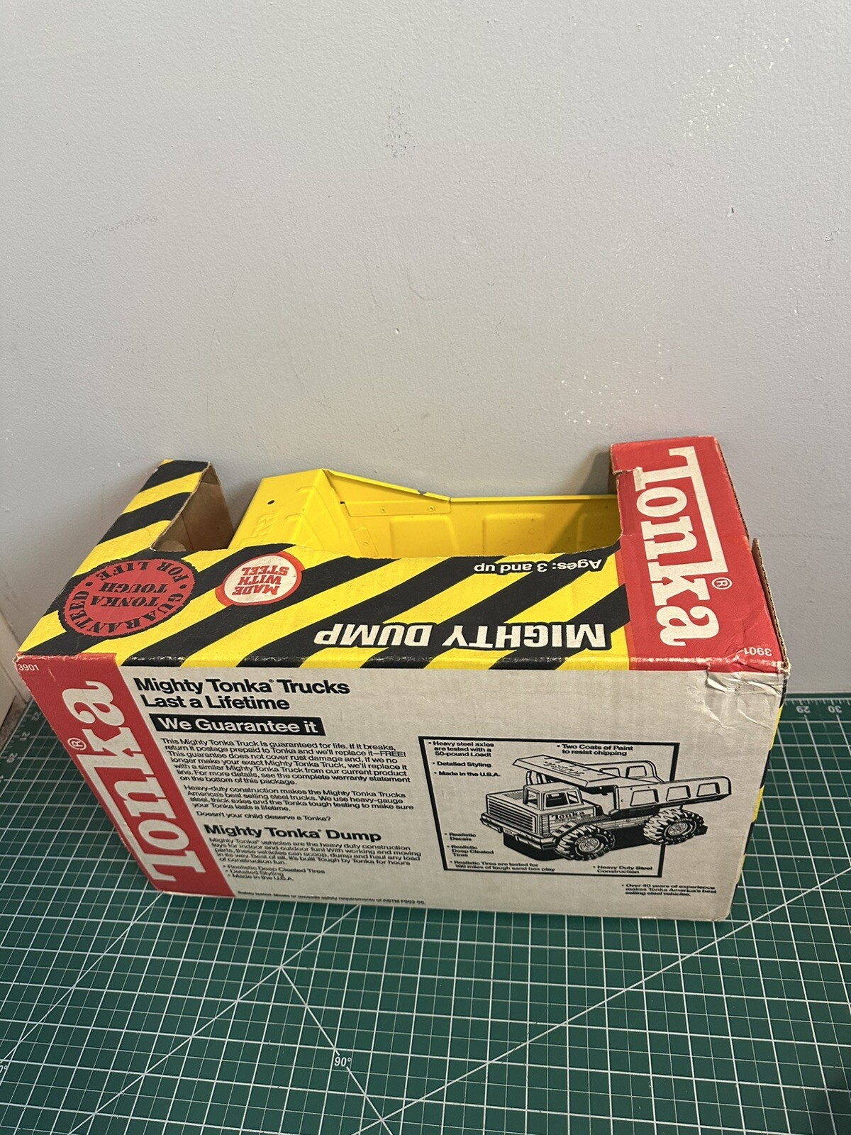 Tonka Mighty Dump Truck Pressed Steel #3901, 1990 VTG. BRAND NEW