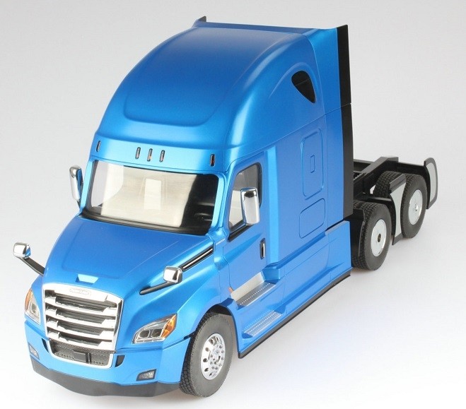 DIECAST MASTERS – Remote Control Solo Truck – CASCADIA 126 – 1/16 – DCM27006