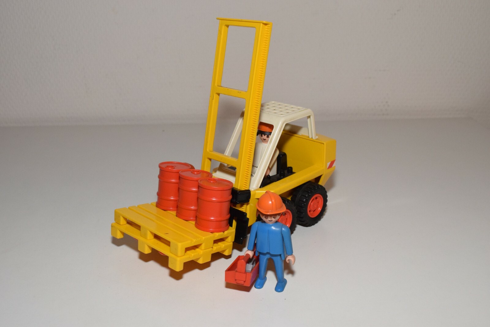A31 1:20 PLAYMOBIL 3506 FORKLIFT TRUCK YELLOW NEAR MINT CONDITION