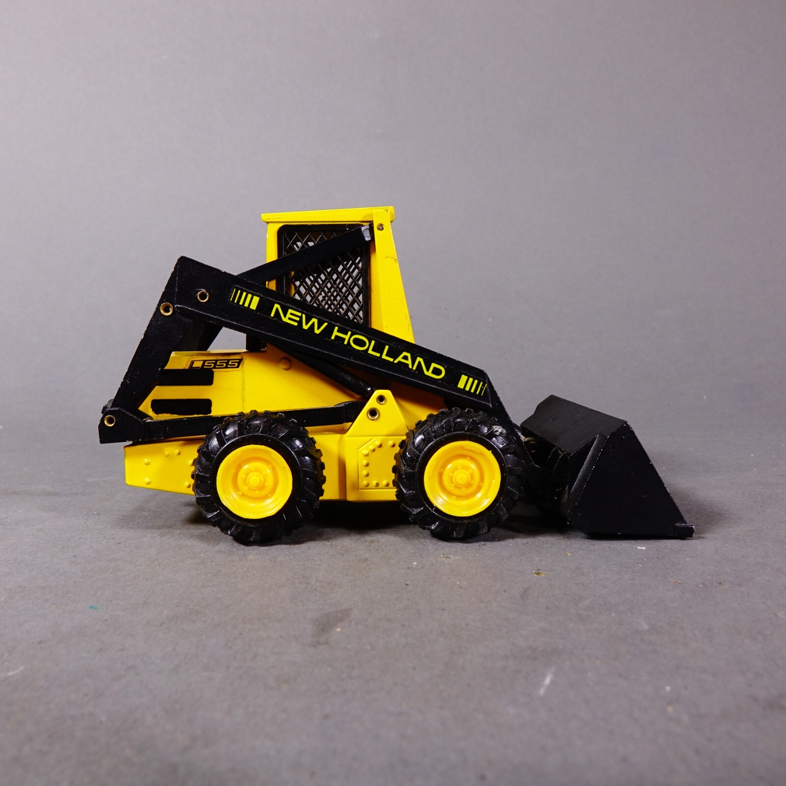 New Holland L-555 Super Boom Loader NZG 1/25 scale Sperry West Germany