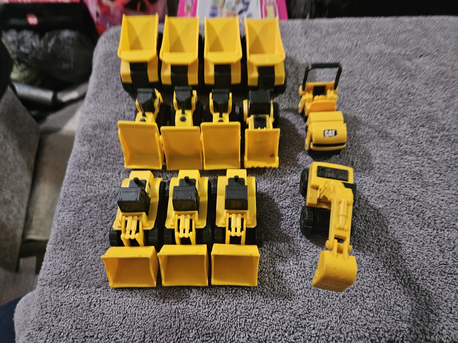 CAT Caterpillar Construction Vehicle Toy Lot Plastic Dump Truck Loader Dozer(13)