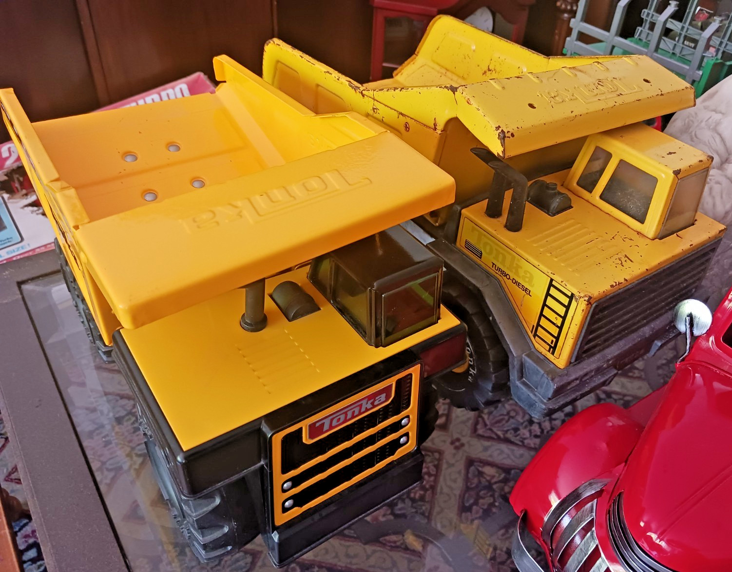 MINT Collector Tonka 4000 Dump Truck 2009 Pressed Steel C-239A Time Capsule