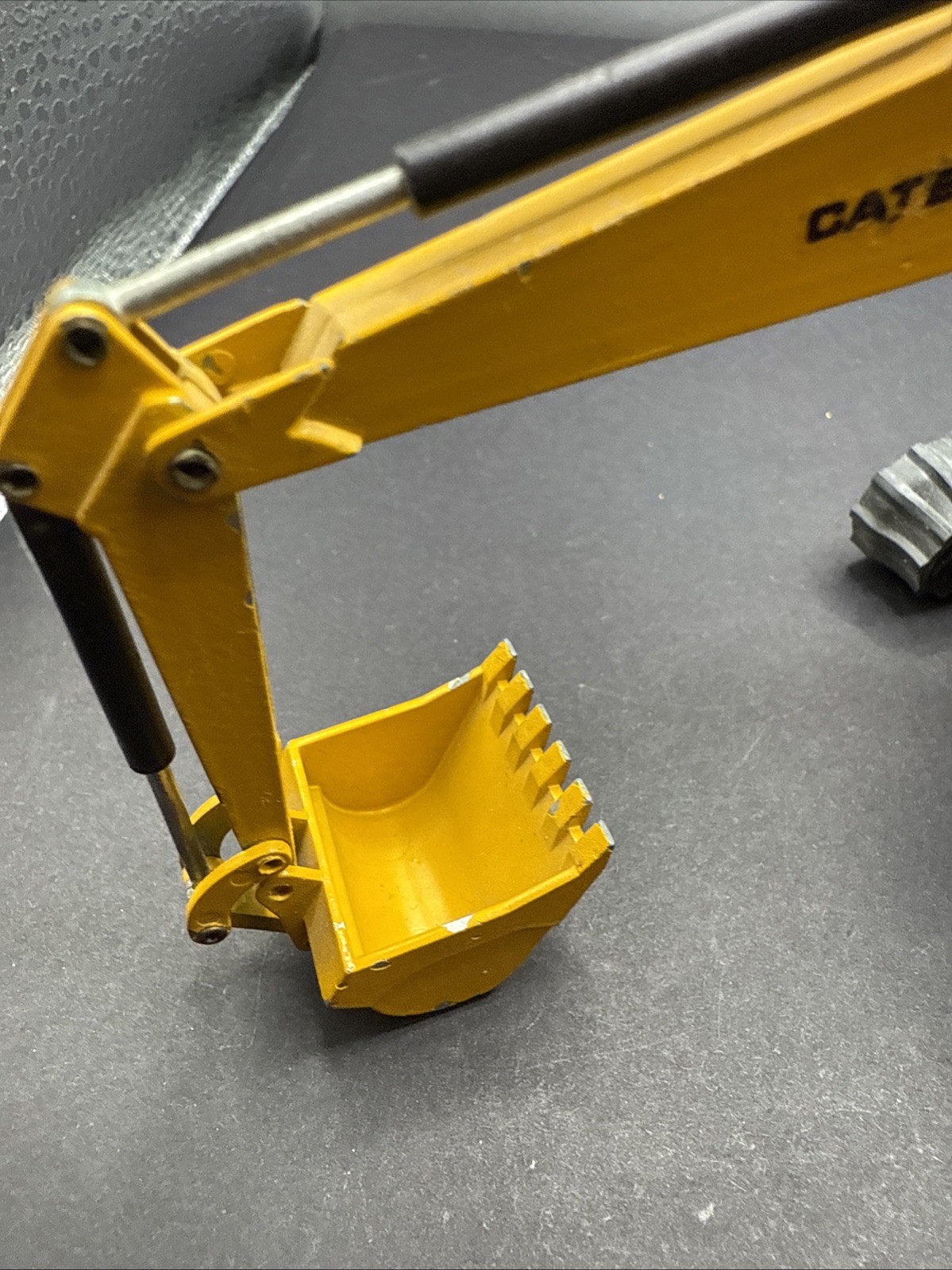 NZG N.Z.G. CATERPILLAR LOT MODEL 190 MODEL 167 AND THE CAT C955 BULLDOZER