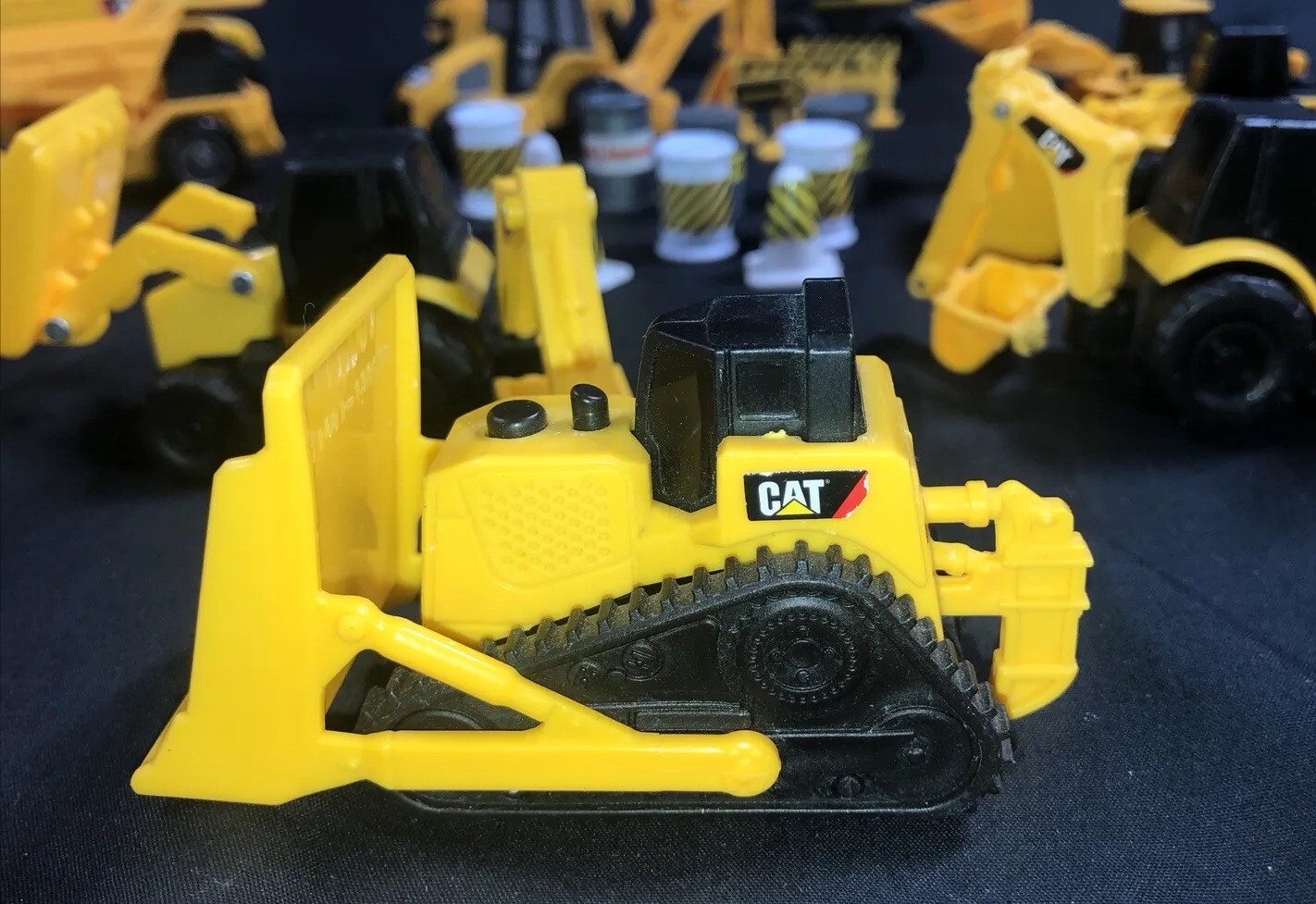 Caterpillar Construction Toy Plastic Mini Trucks lot Of 11 With Acessories.