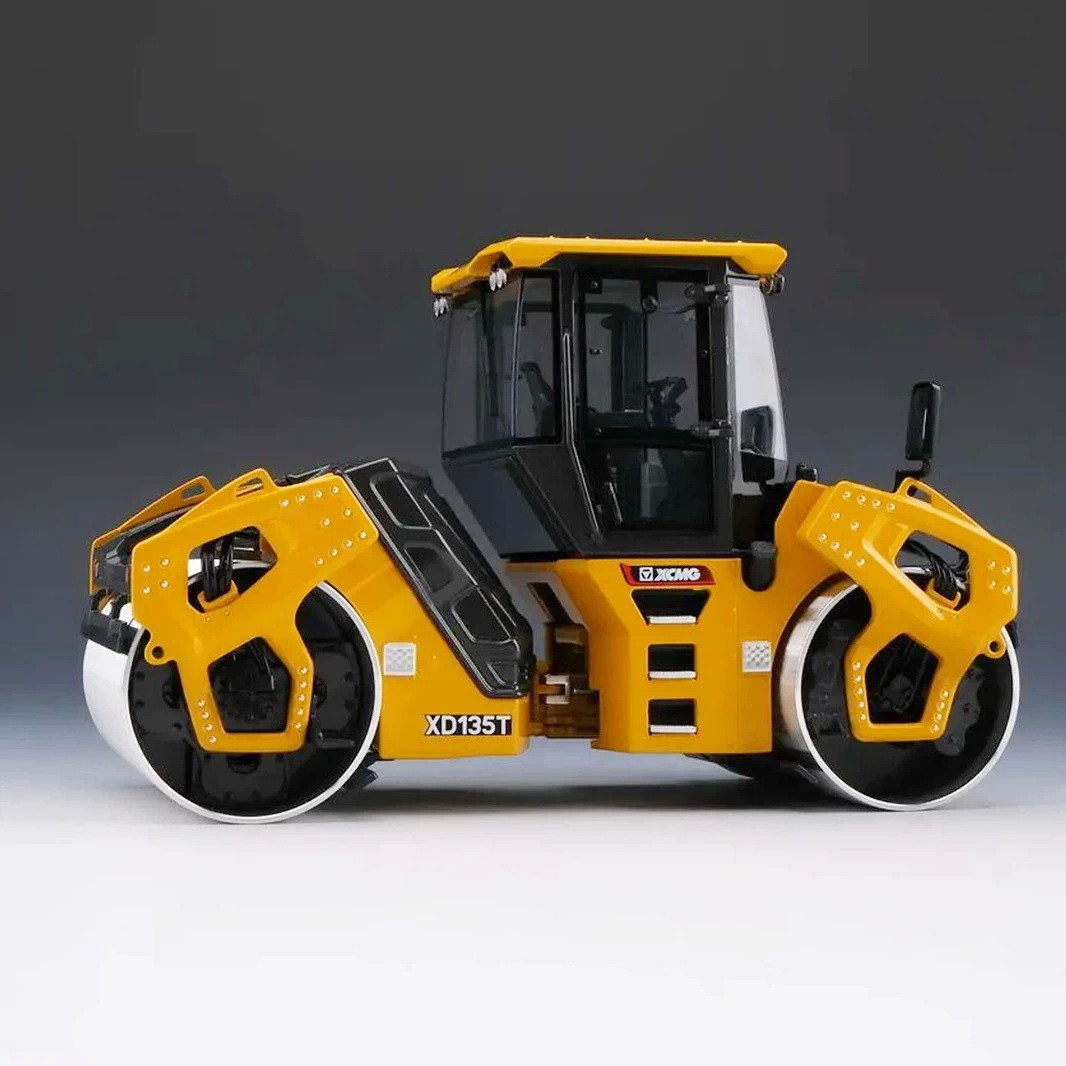 1/25 Scale XCMG XD135T Double Drum Vibratory Road Roller Diecast Model Toy