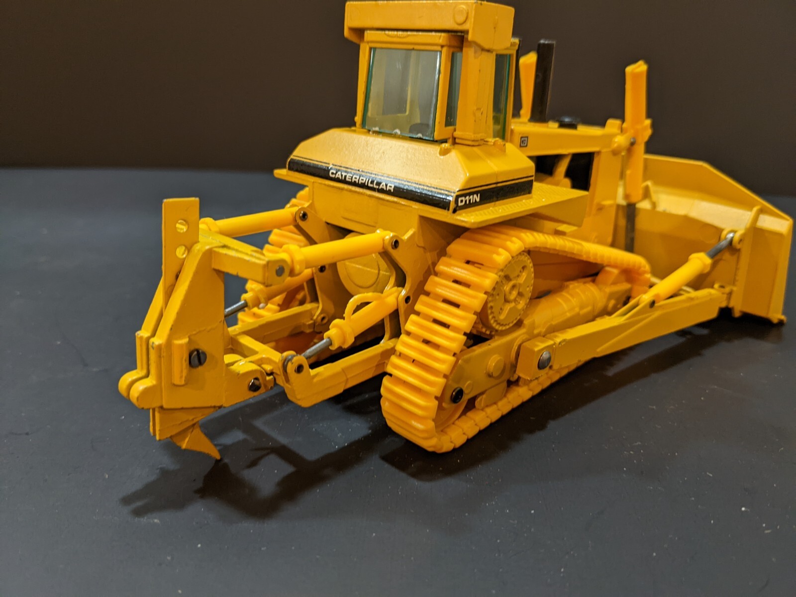 CATERPILLAR CAT D11N DOZER WITH IMPACT RIPPER – CONRAD 1:50 SCALE #2852 NEW!